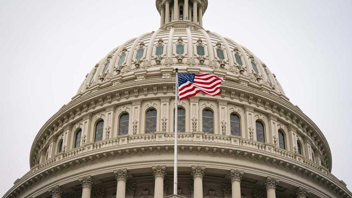 Elecciones en Estados Unidos: los demócratas aventajan mientras la economía marca la agenda