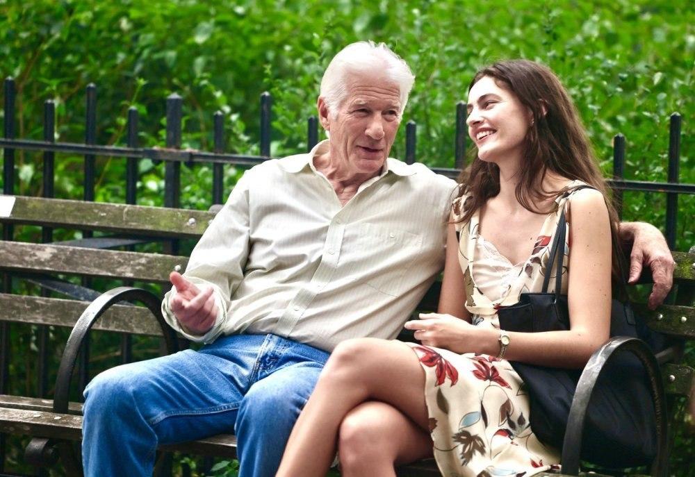 Richard Gere genera controversia en Hollywood por la diferencia de 48 años con su coprotagonista en 'Asimetría'