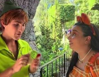 Disney y la "Peter Pan Girl": la historia de la fanática que desató un debate global sobre los límites del acoso