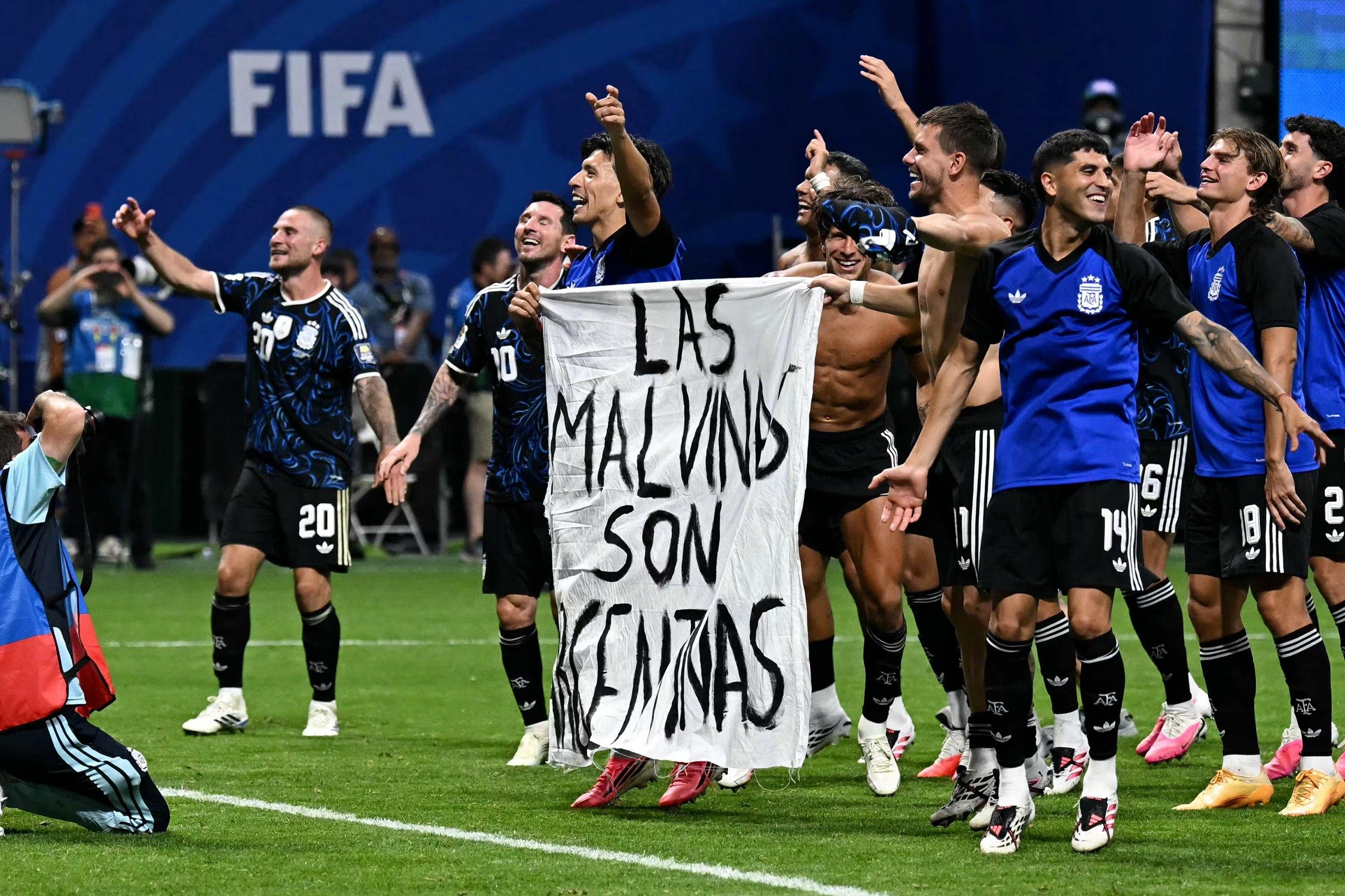 FIFA sancionó duramente a la Selección Argentina: 10 partidos a Leandro Paredes y multa millonaria a la AFA