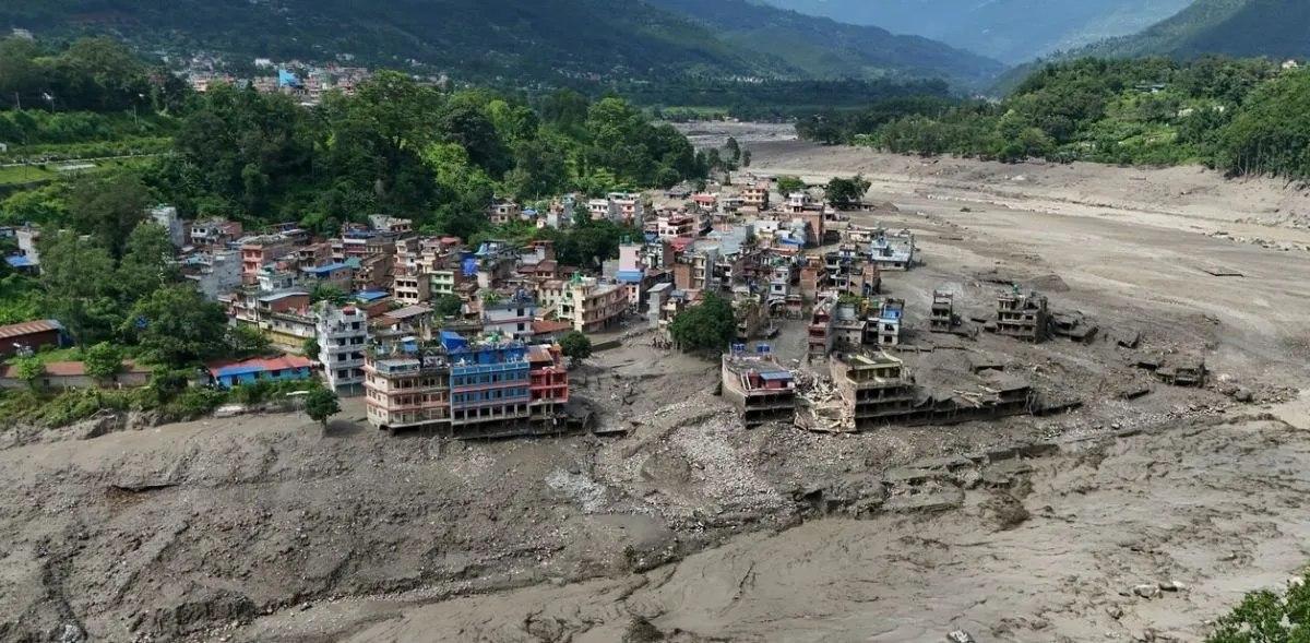 Catástrofe ambiental y humana en el Himalaya: un alud torrencial devasta la frontera entre Nepal y China
