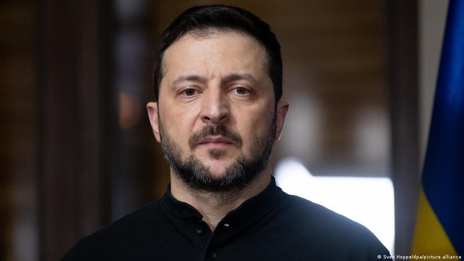 Reestructuración en Ucrania: Zelenski busca redefinir su gabinete tras la salida de Sviridenko