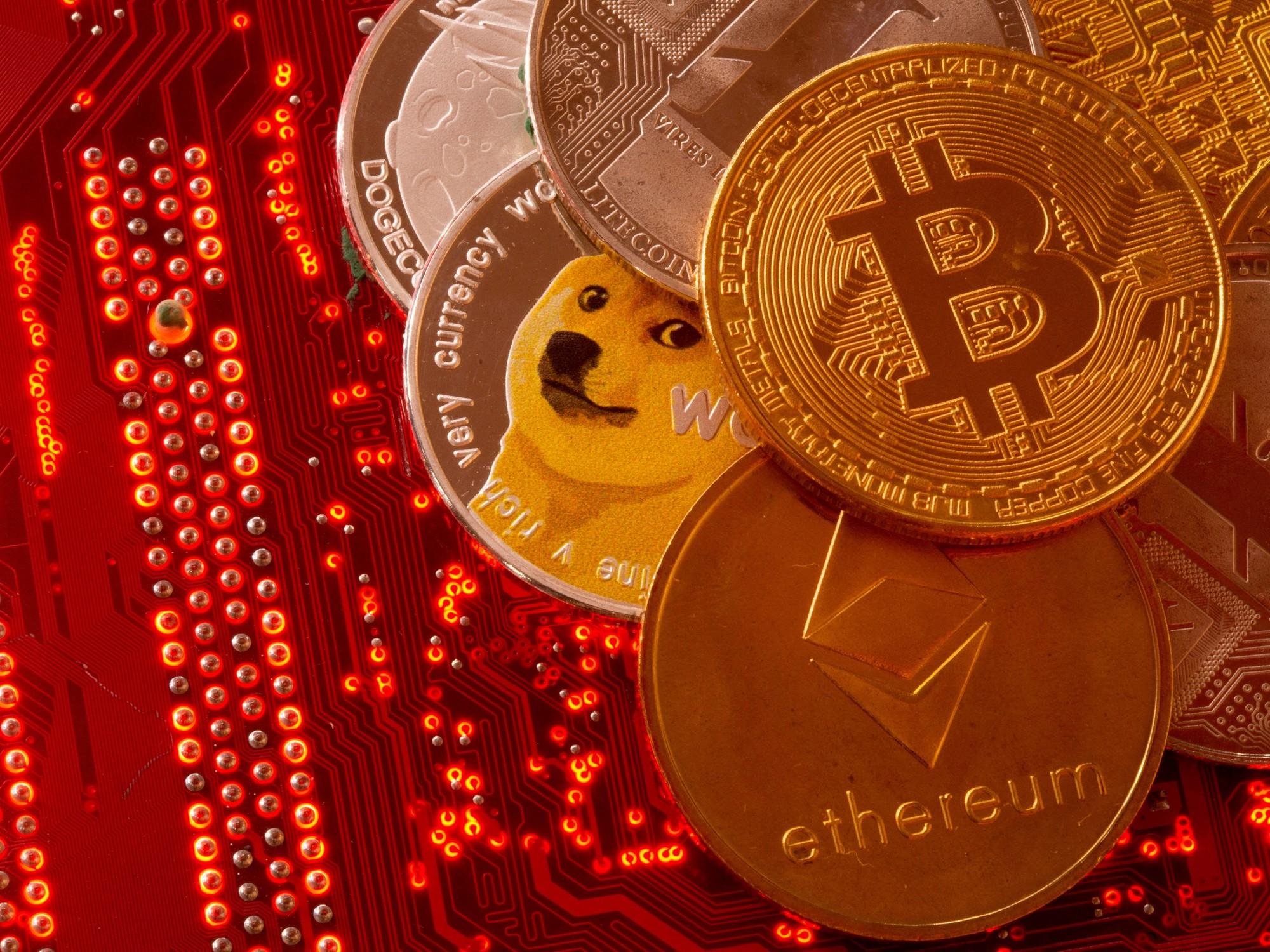Dólar, euros y criptos: así cotizan el Bitcoin y las divisas este 12 de agosto