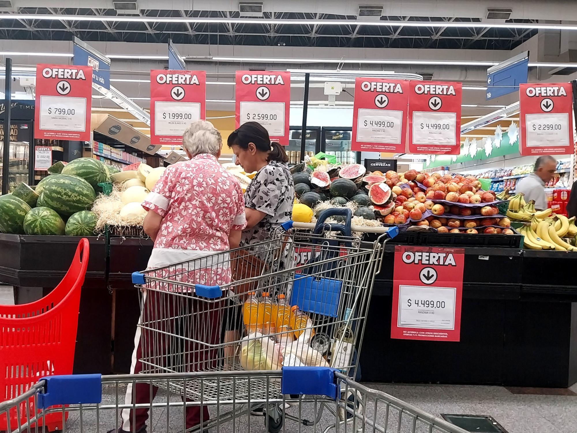 Inflación de agosto: cuáles son los rubros que bajan y los que aumentan