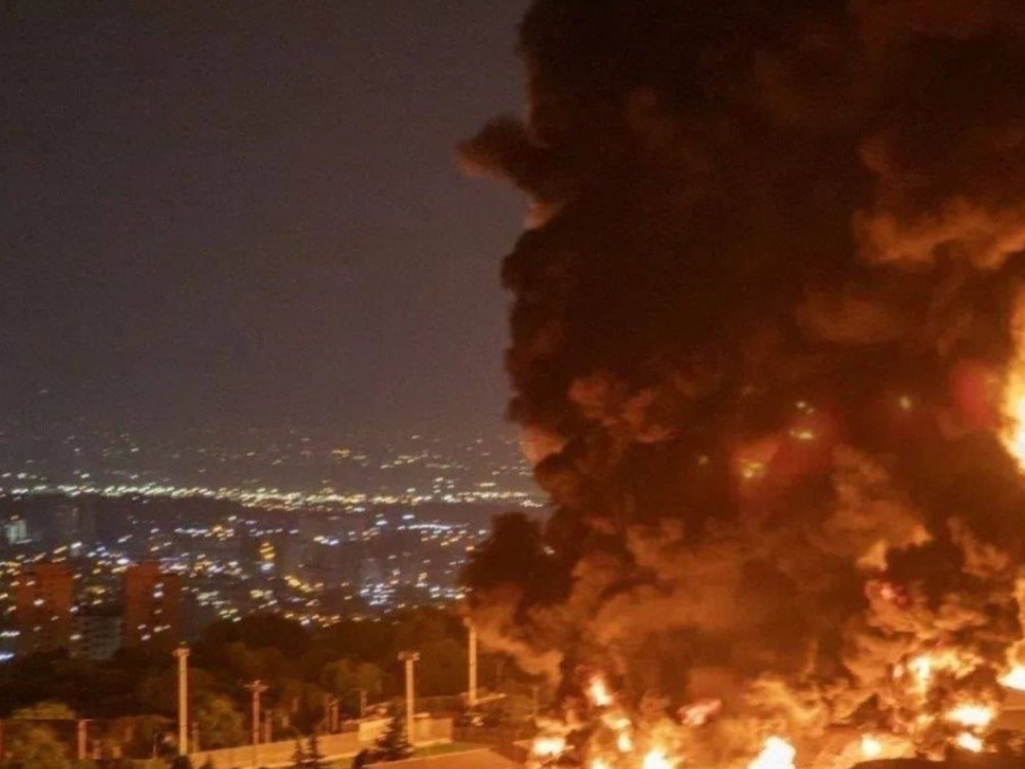 Conflicto en Medio Oriente: Estados Unidos bombardeó una zona portuaria en Irán tras romperse la tregua