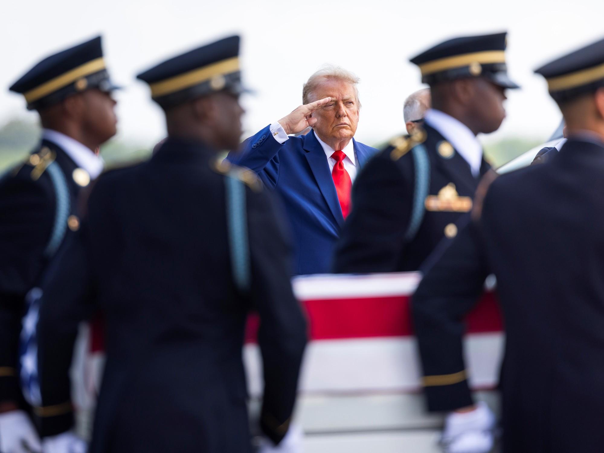 Donald Trump en Dover: rinden honores a cuatro militares caídos en Oriente Medio