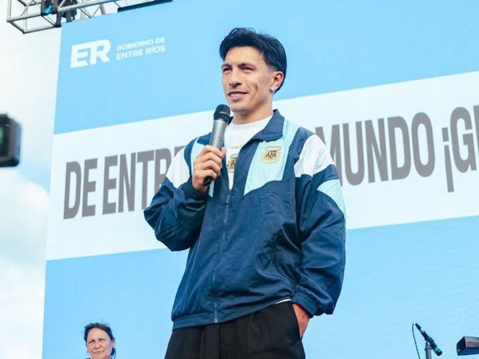Lisandro Martínez y la Ley de Tierras: el firme mensaje del defensor argentino