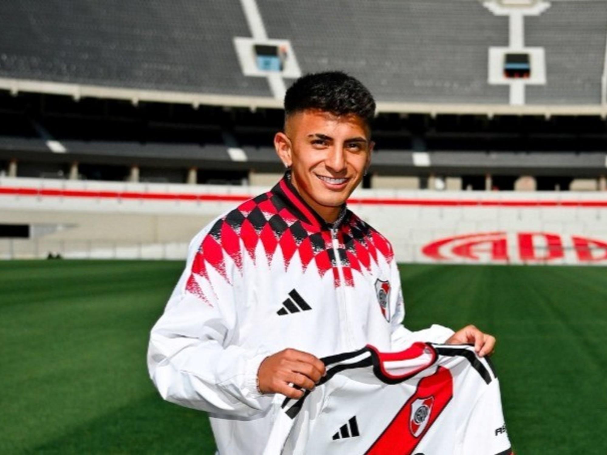 Thiago Almada en el ojo de la tormenta: Chiqui Tapia le sugirió jugar en Boca y explotó River