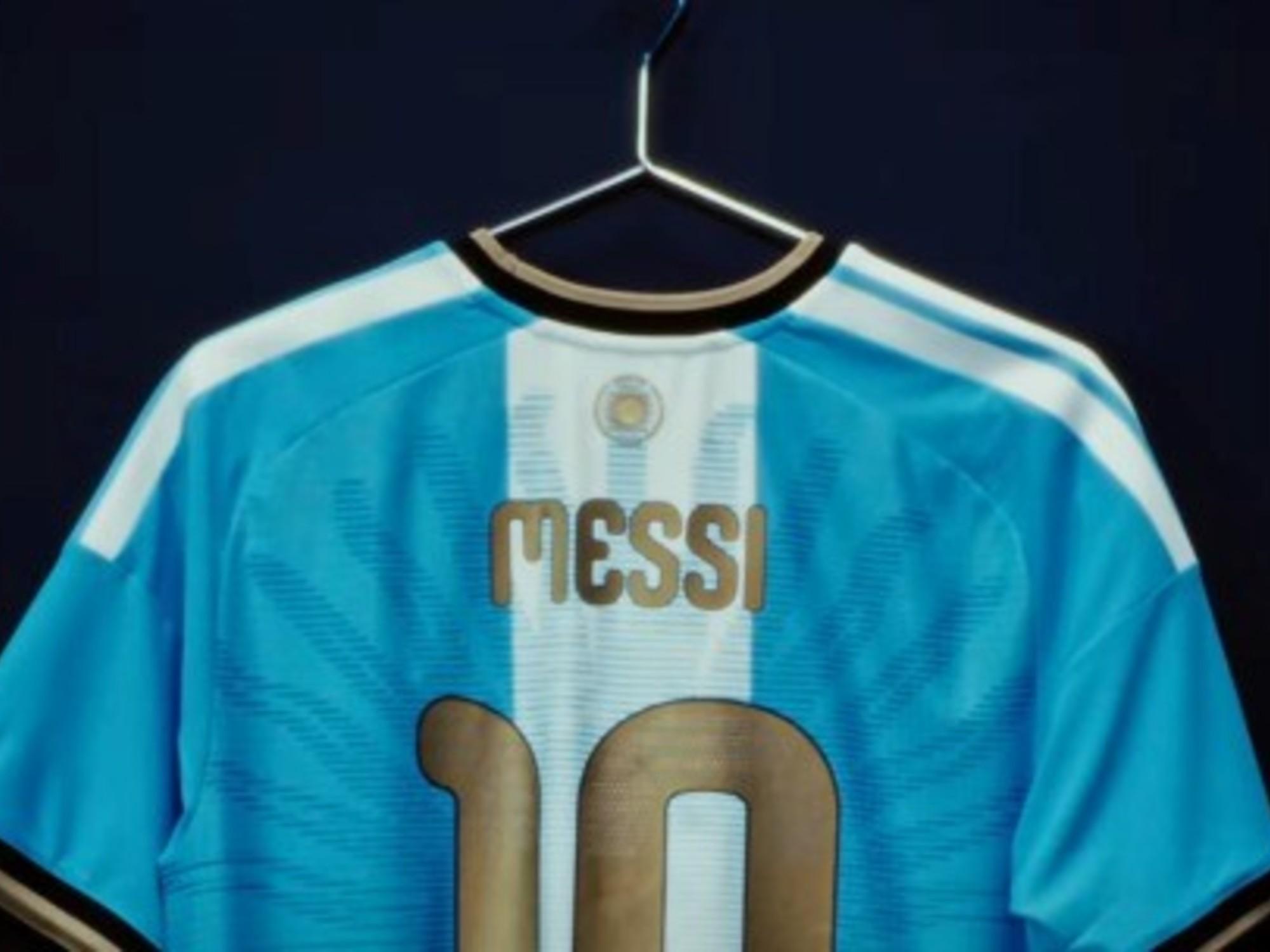 Lionel Messi mostró la camiseta especial para su despedida: cómo es