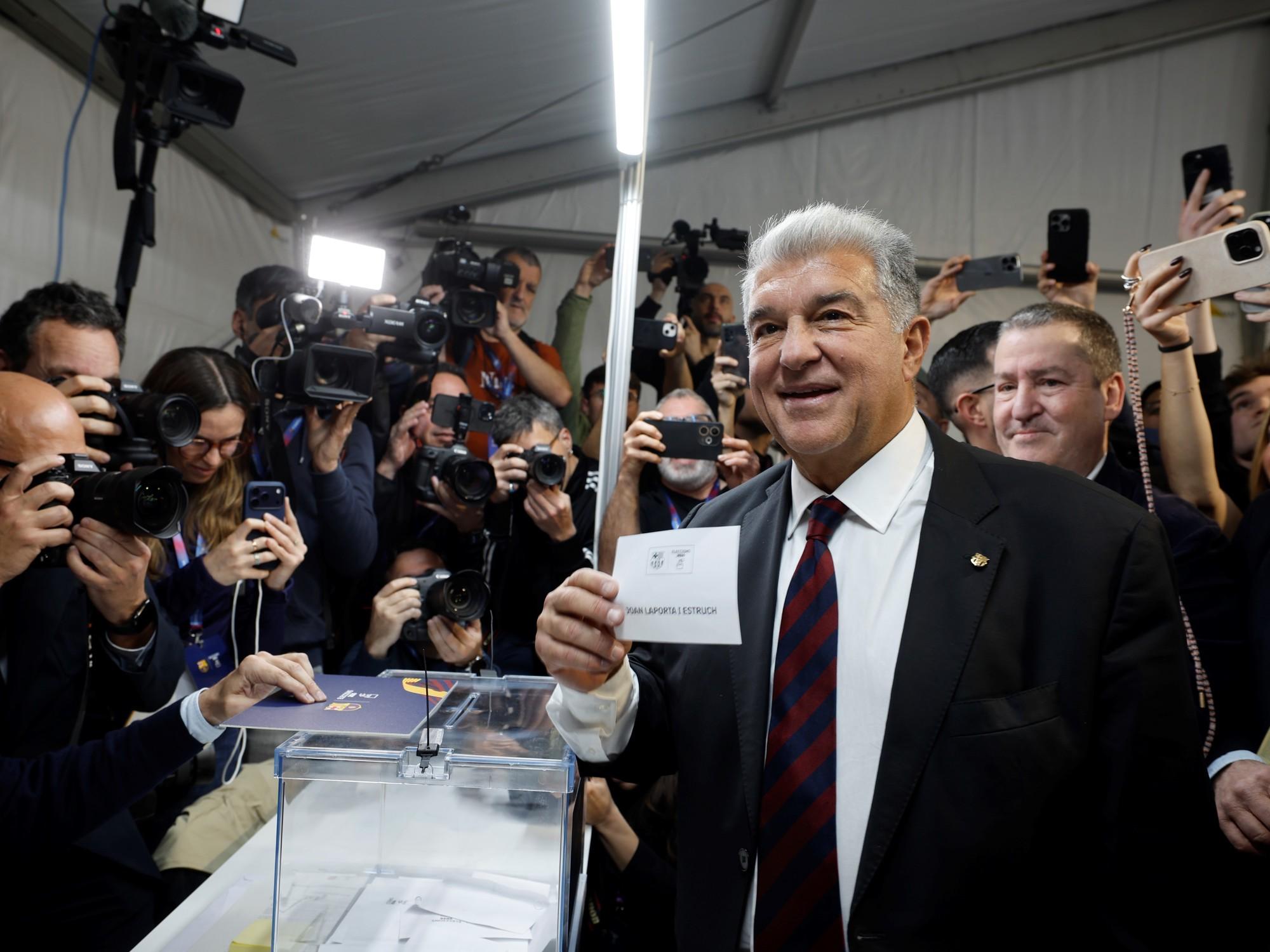 Joan Laporta encendió la polémica por el arbitraje en el Mundial y confirmó que buscan a Julián Álvarez