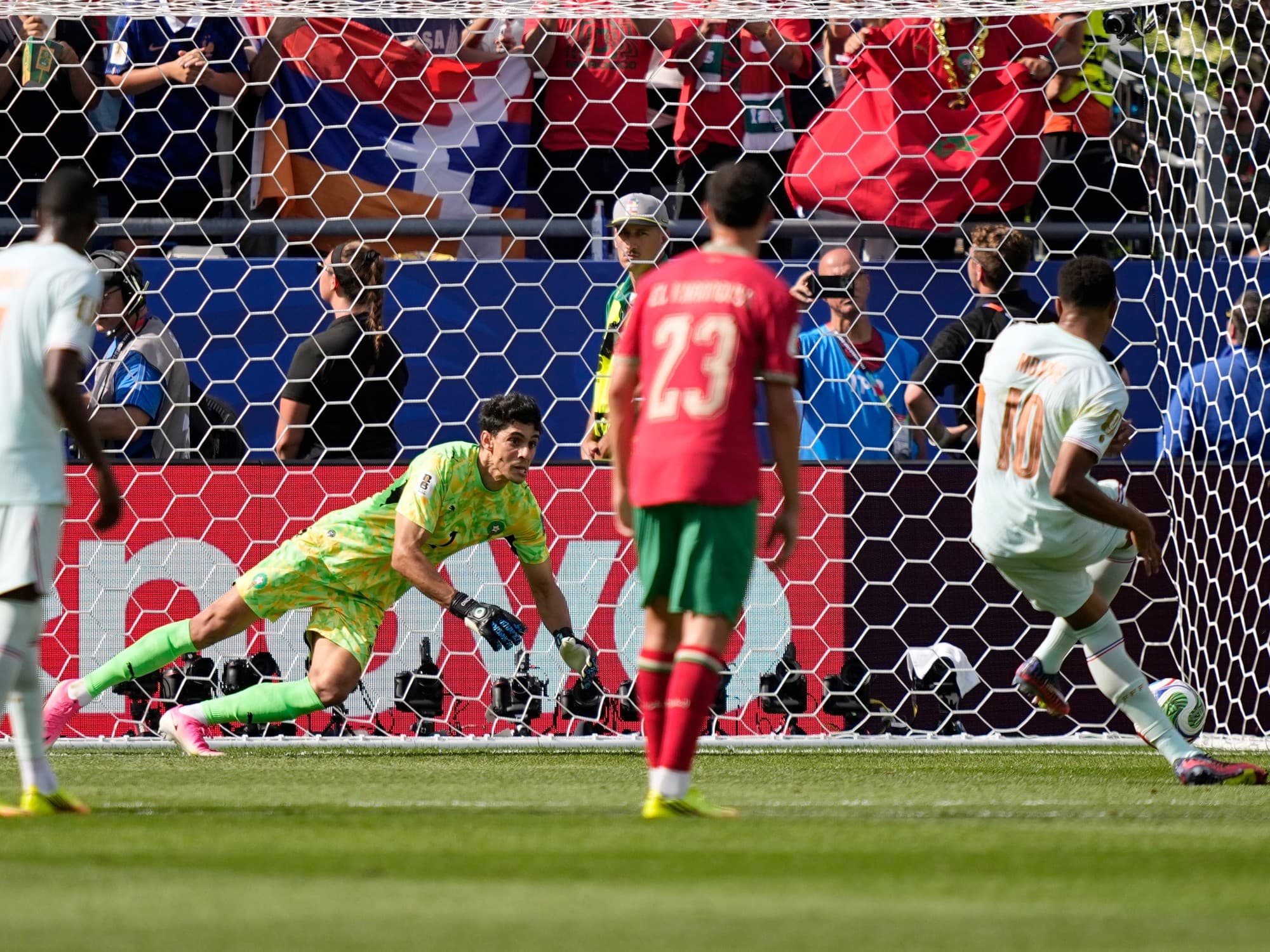 Tello cobró penal para Francia, pero Bounou le ahogó el grito a Mbappé