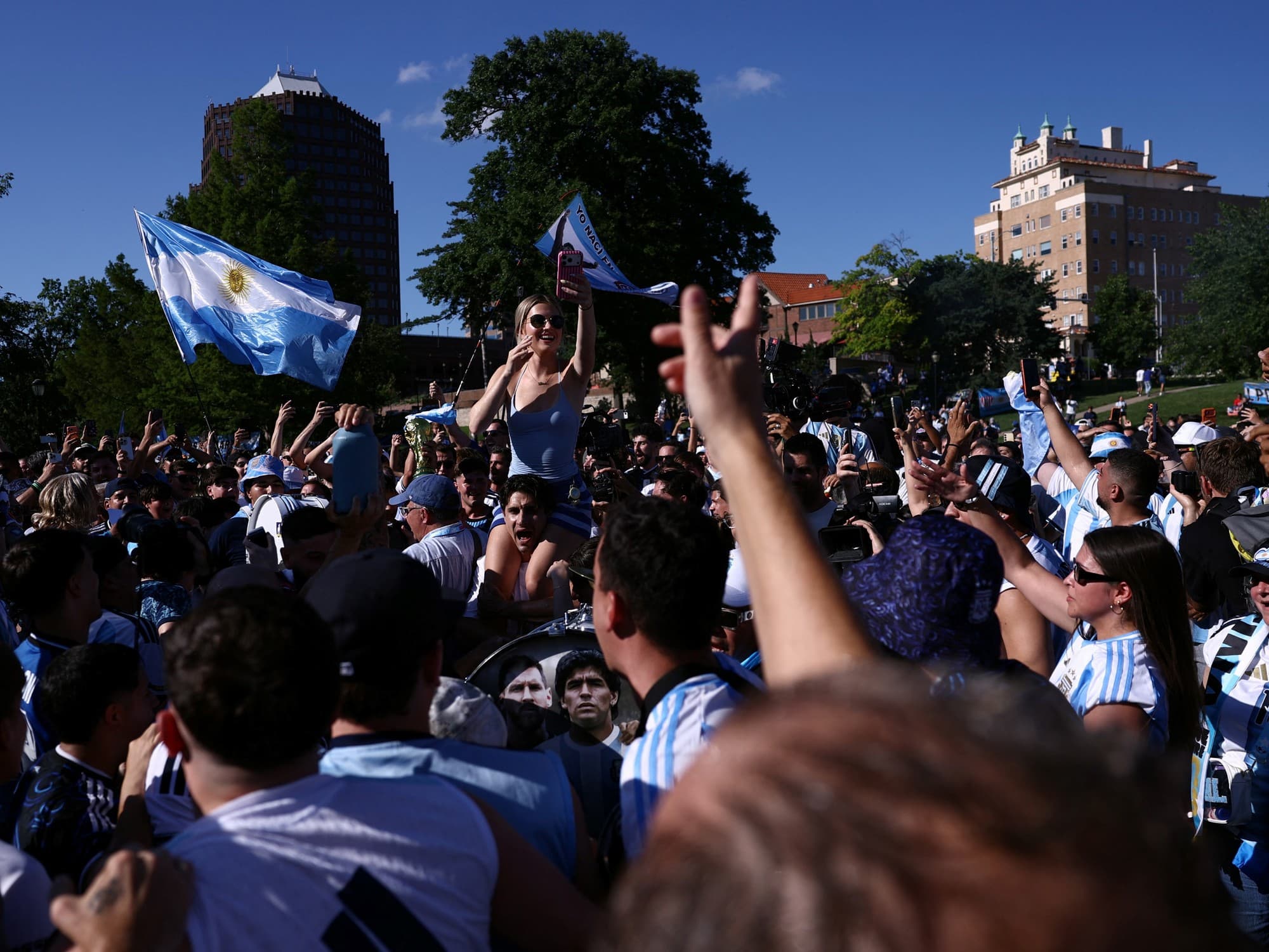 Fiesta celeste y blanca en Kansas: el banderazo argentino antes del duelo clave por cuartos