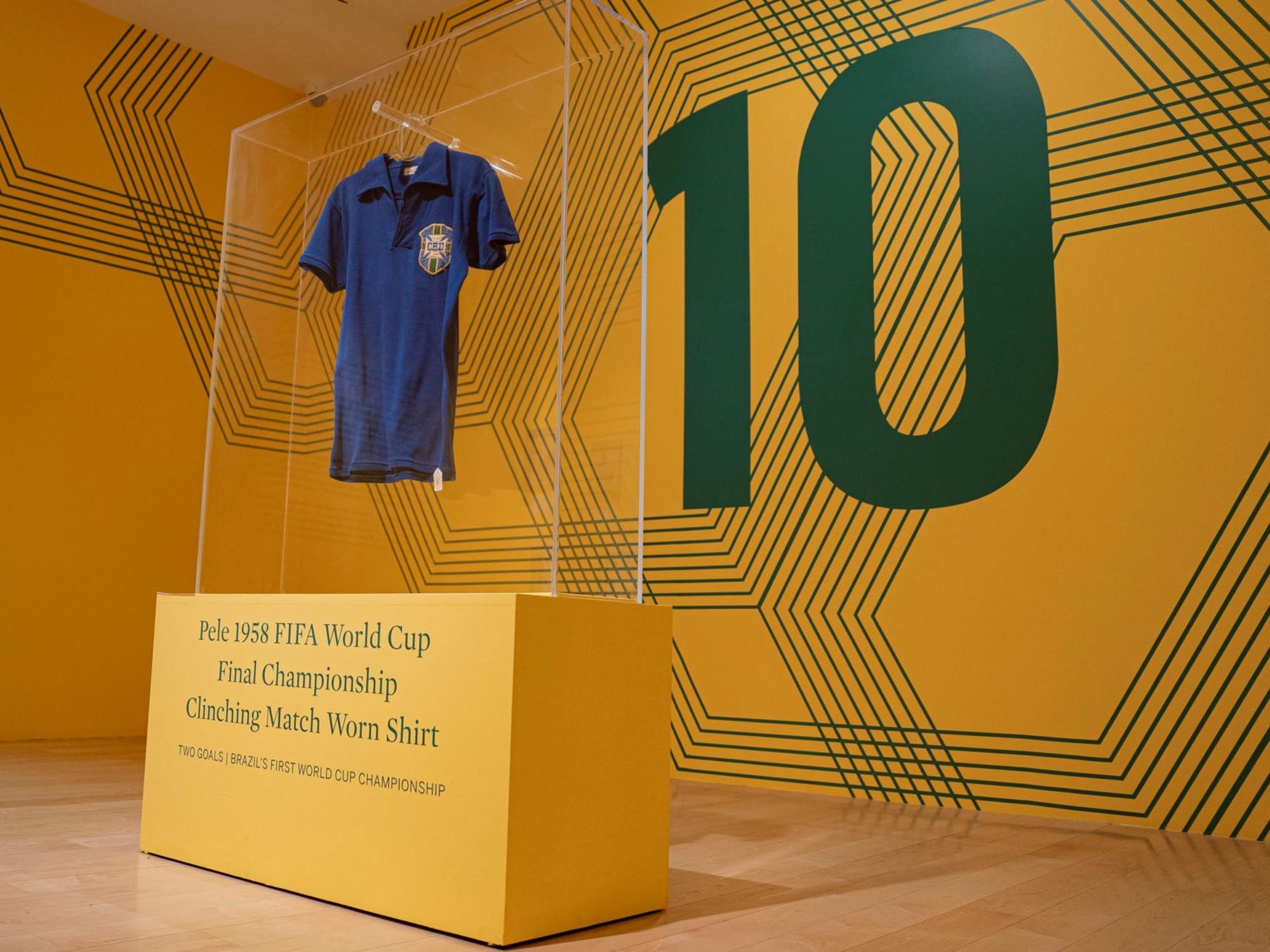 Récord histórico: subastaron la camiseta con la que Pelé se consagró campeón en Suecia 1958
