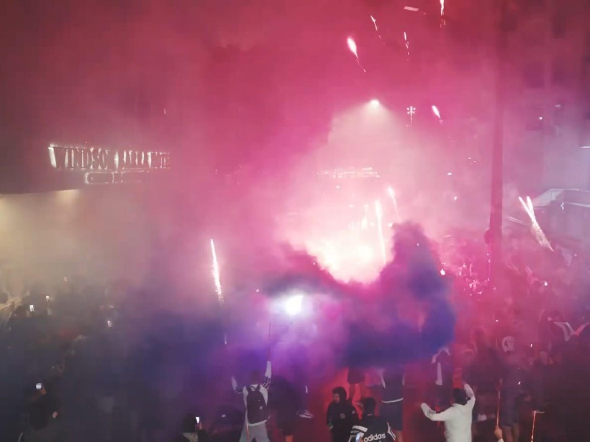 Independiente Rivadavia en la previa: un impresionante banderazo copó las calles