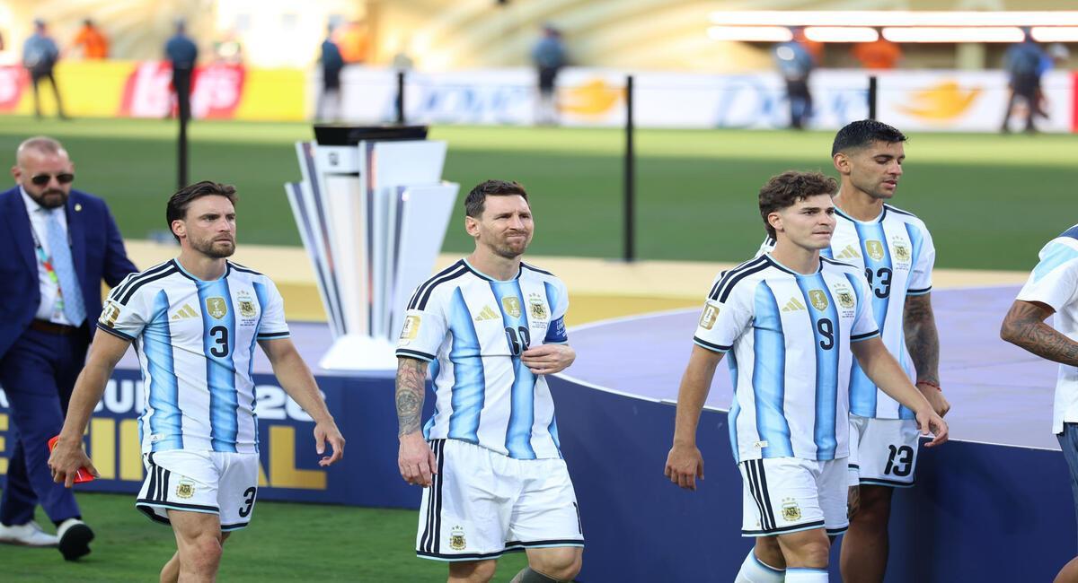 Selección Argentina: por qué 9 futbolistas no regresan al país