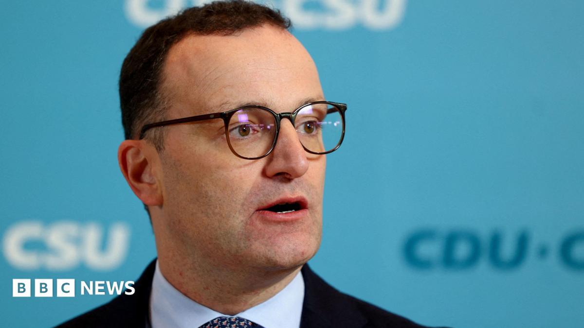 Jens Spahn renunció por un escándalo que expone su contradicción