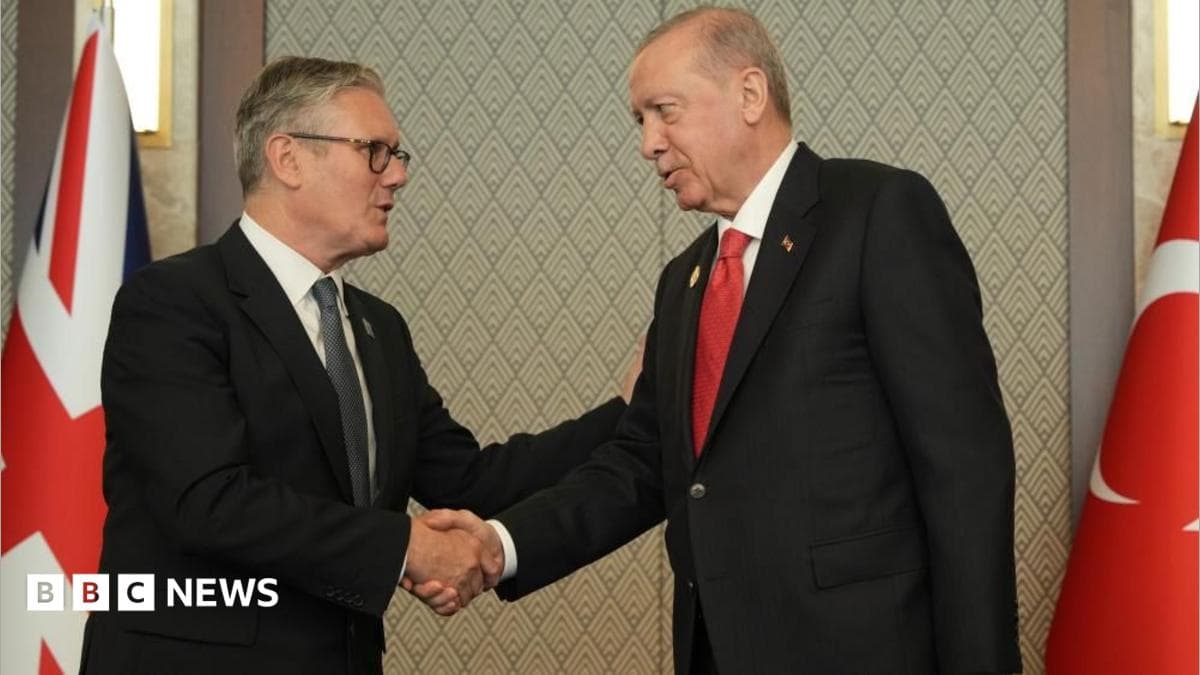 El inusual regalo del presidente de Turquía a Keir Starmer en la cumbre de la OTAN