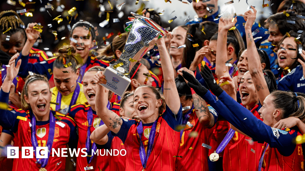 Fútbol de España: el secreto de los 16 títulos en 5 años