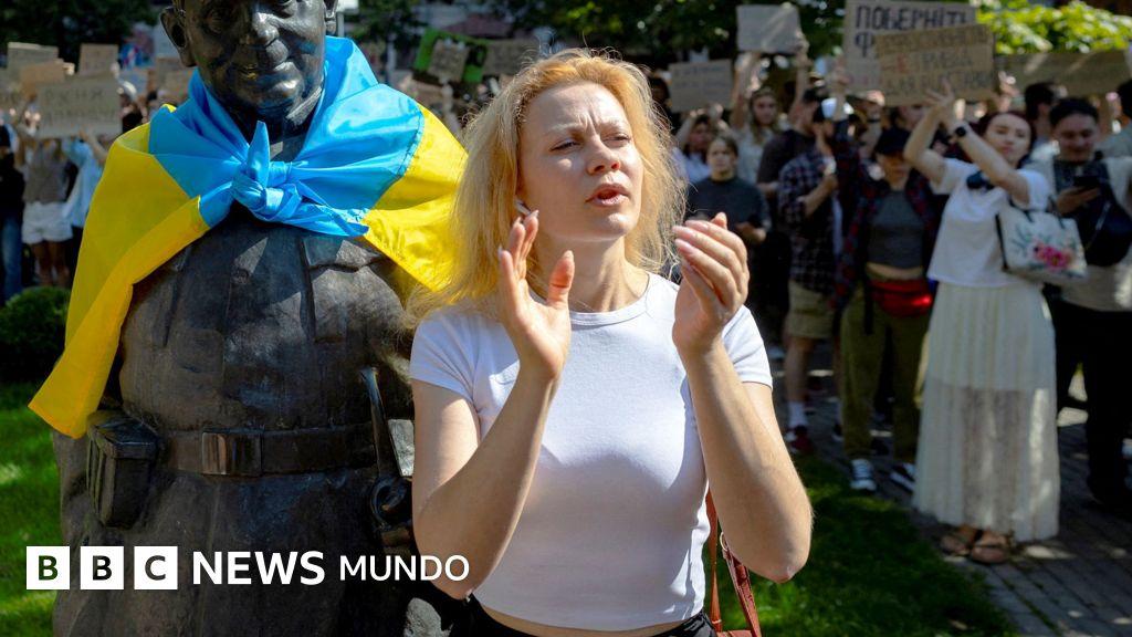 Tensión en Ucrania: masivas protestas tras la remoción del ministro de Defensa