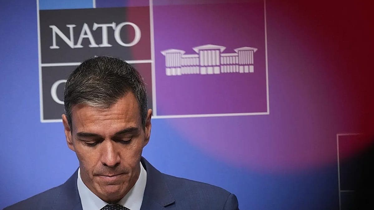 España posterga la demolición de la verja de Gibraltar por el trágico incendio en Almería
