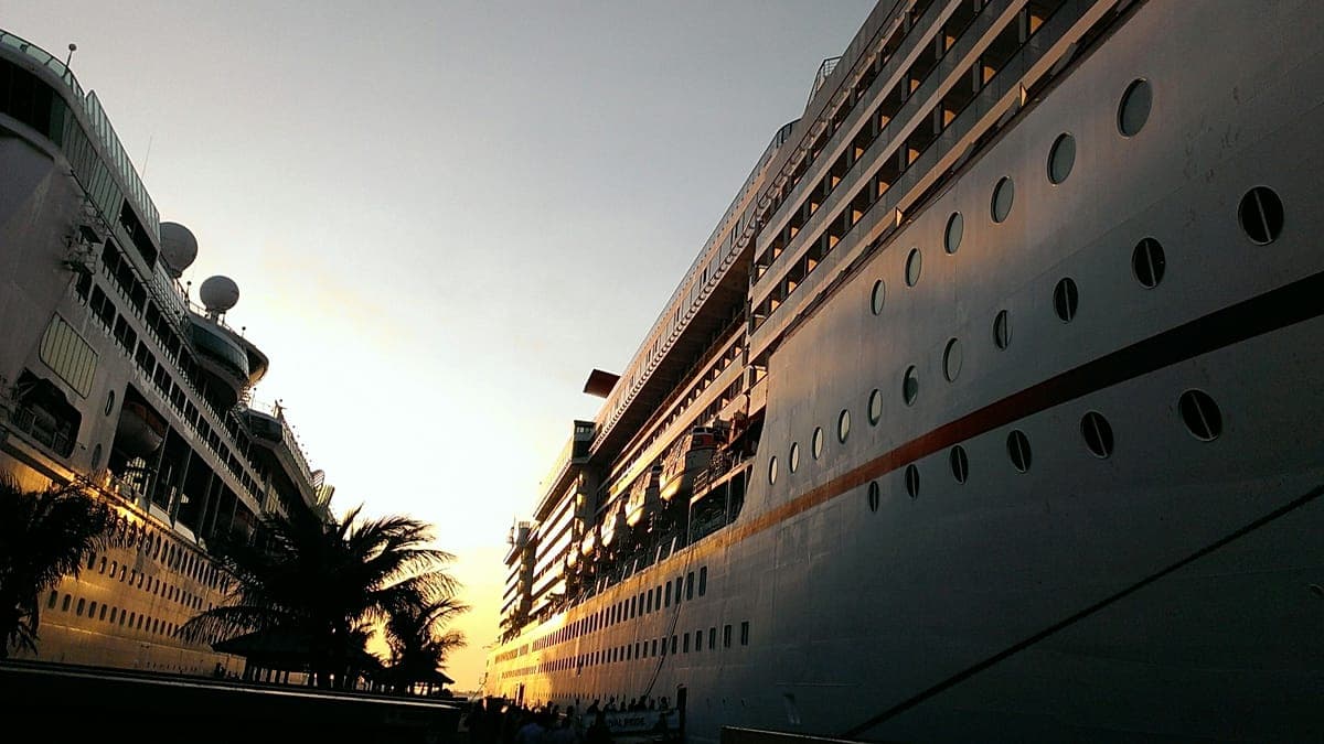 El debate por los impuestos a los cruceros: proponen una tasa europea para frenar el impacto ambiental