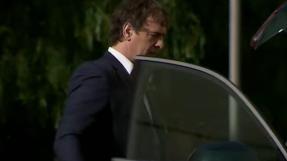 Condenaron a nueve años de inhabilitación al hermano de Pedro Sánchez en España