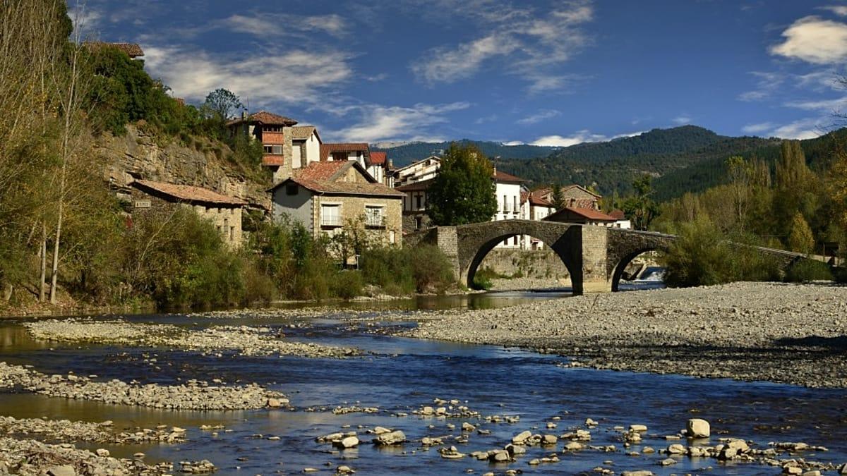 Tragedia en Navarra: hallan muertos a una mujer y a sus dos hijos en una represa