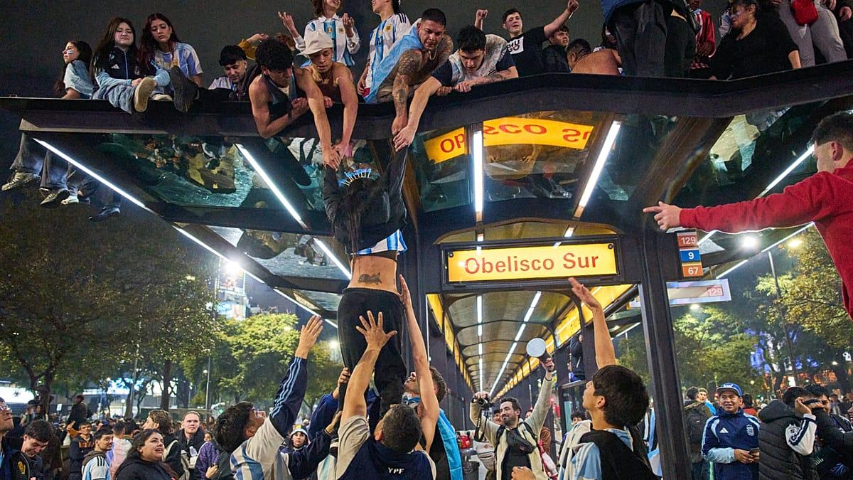 ¡A la final! Argentina venció a Inglaterra en un cierre dramático y definirá el Mundial