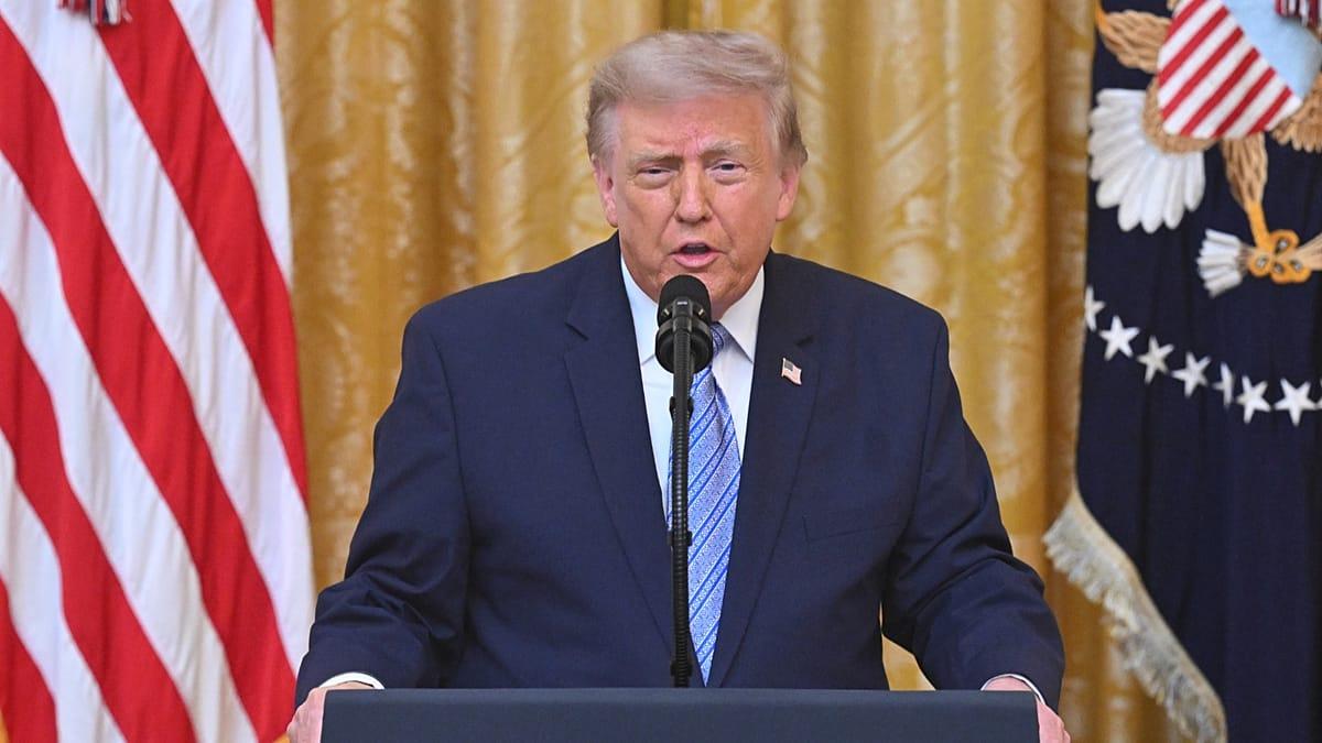 Donald Trump insiste con la injerencia electoral y acusa a China de robar millones de datos de votantes