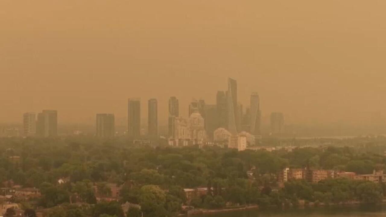 Humo de los incendios en Canadá cubre Nueva York y genera alerta por la calidad del aire