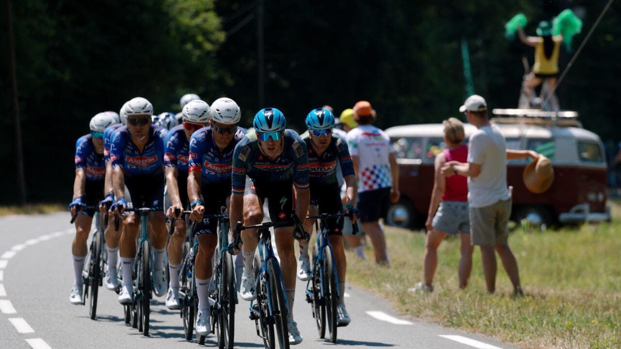 Histórico: acortan una etapa del Tour de Francia por la ola de calor extremo en Europa
