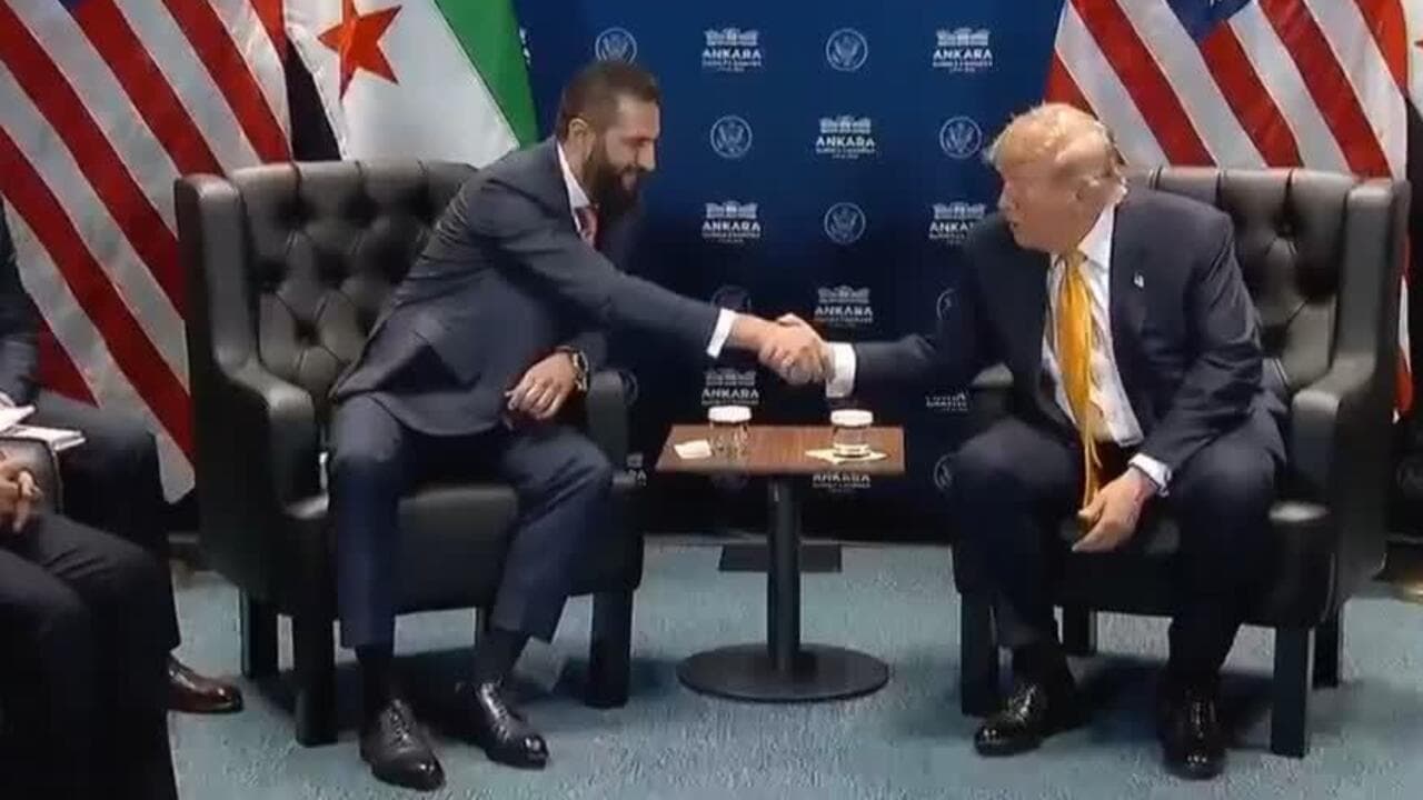 Giro diplomático: Trump anunció que sacará a Siria de la lista de patrocinadores del terrorismo