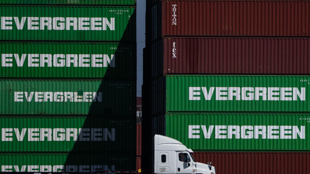 El déficit comercial de Estados Unidos trepó en mayo a su nivel más alto en un año impulsado por la inteligencia artificial