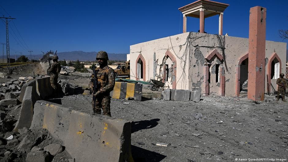 Conflicto en Pakistán: un ataque talibán terminó con la muerte de nueve policías