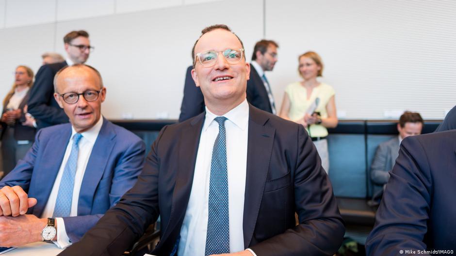 Jens Spahn renunció: la polémica familiar que forzó su salida