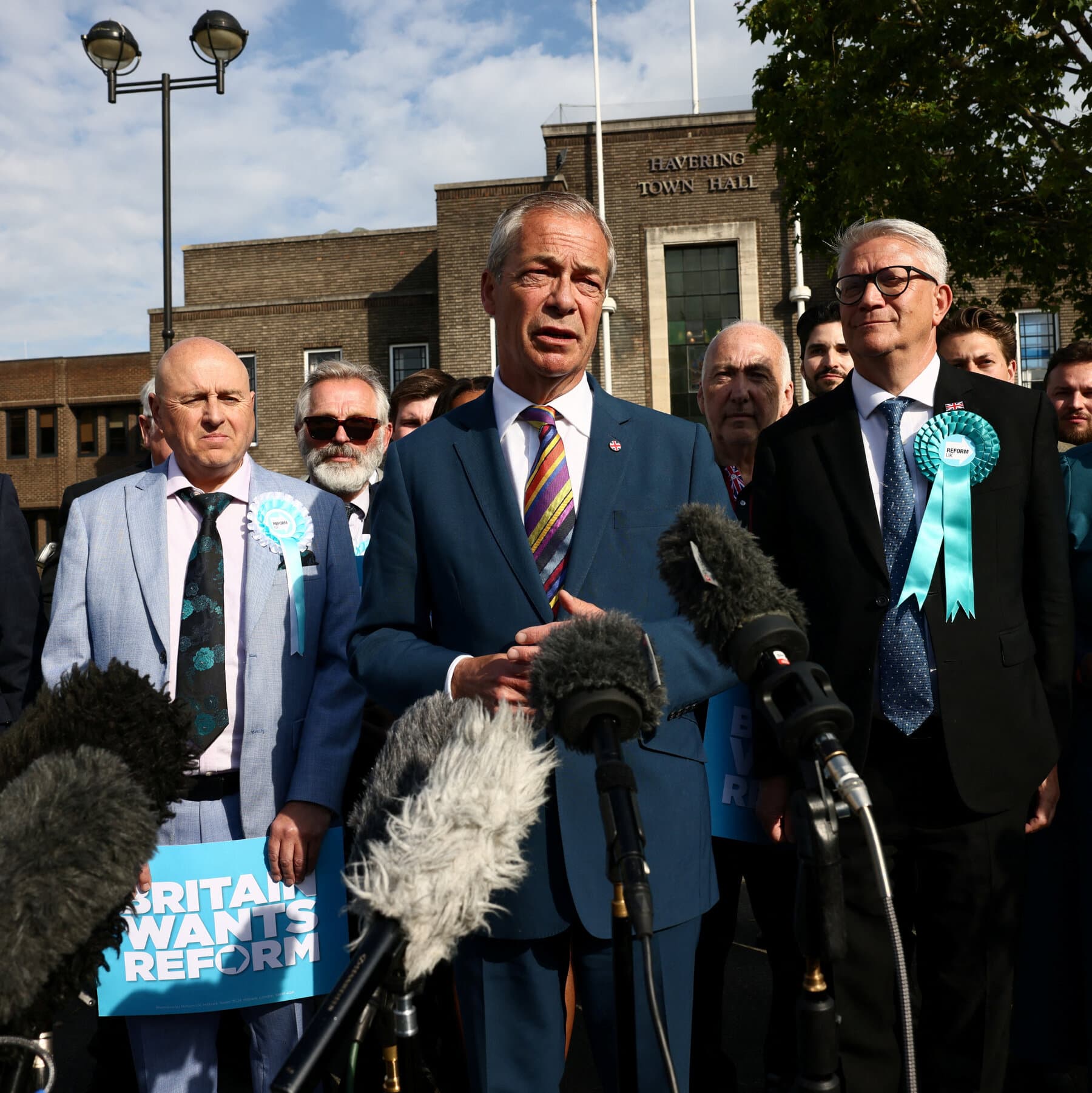 Reino Unido: Nigel Farage renunciará a su banca en el Parlamento y habrá elecciones especiales