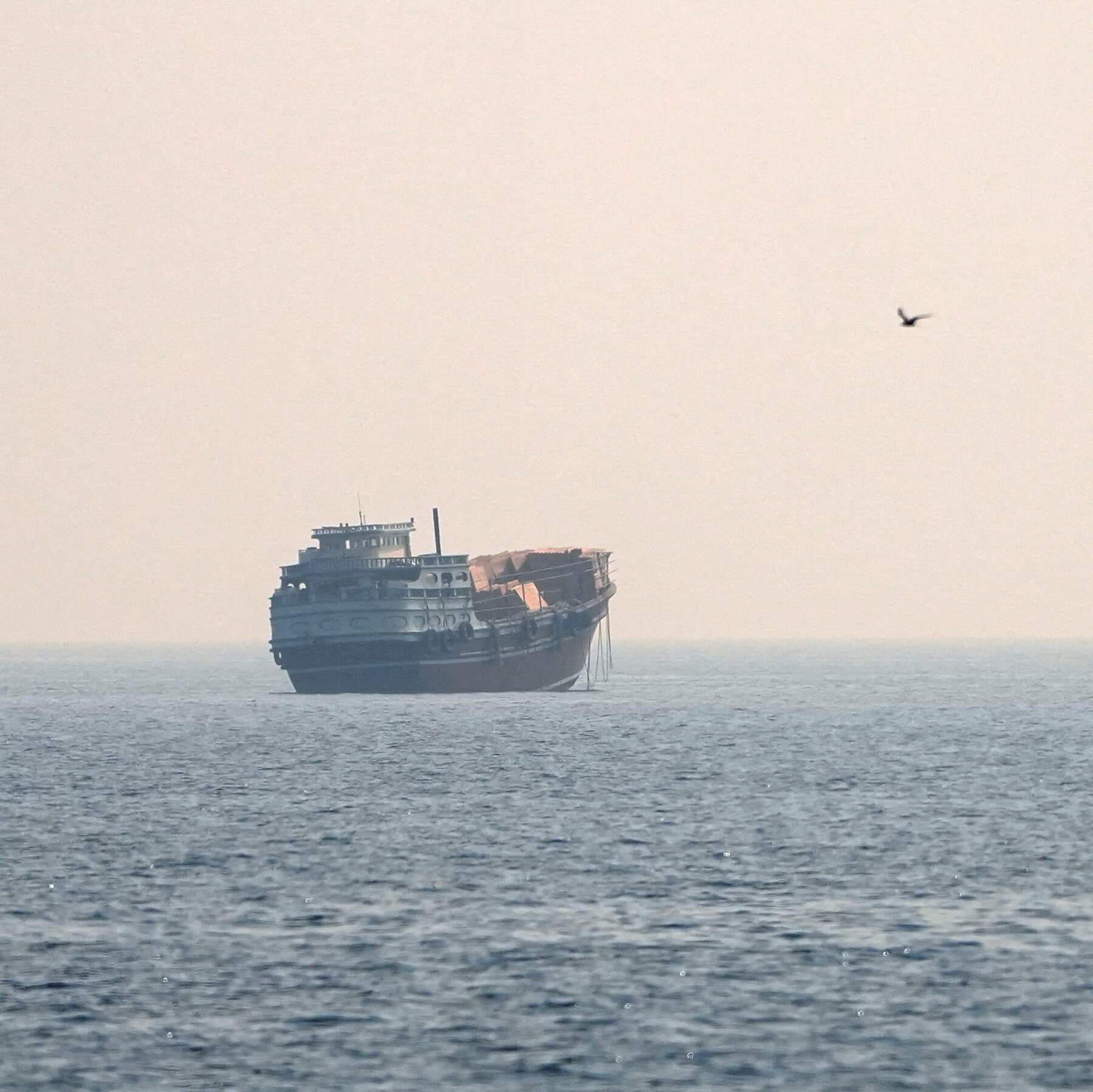 Tensión en el Golfo: analistas advierten que la estrategia de Irán con los buques petroleros podría ser contraproducente