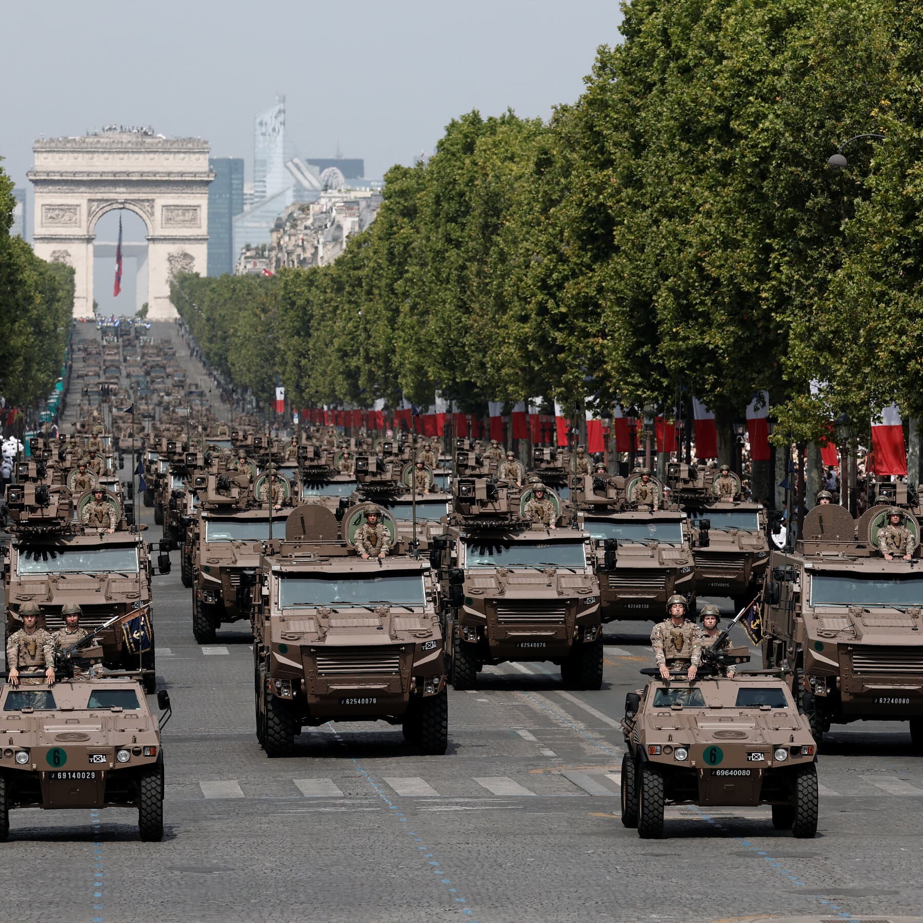 El dilema de Europa: entre la demostración de fuerza en París y la dependencia de Washington