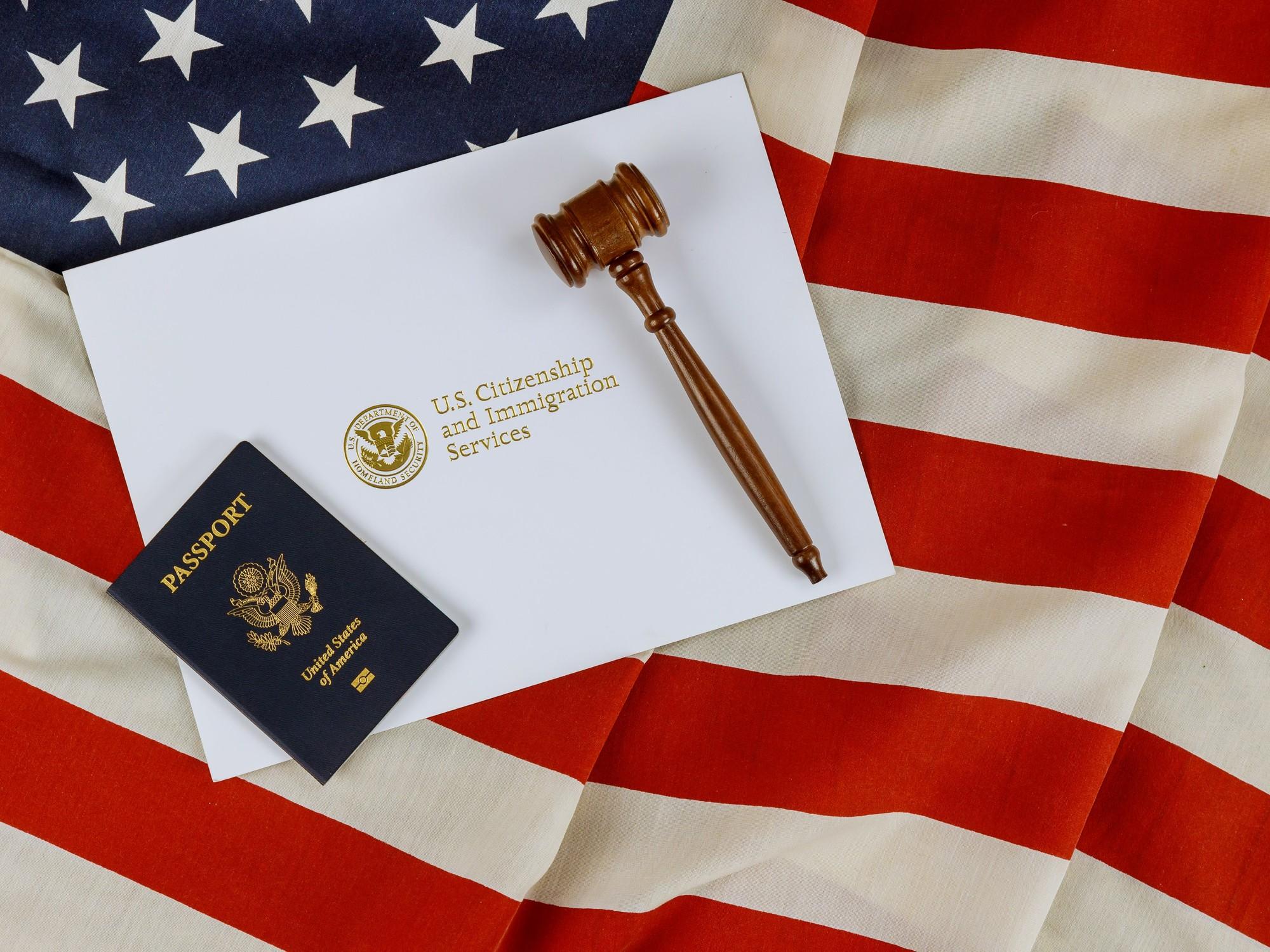 Estados Unidos endurece los controles y pone fin a la permanencia indefinida para estudiantes y periodistas
