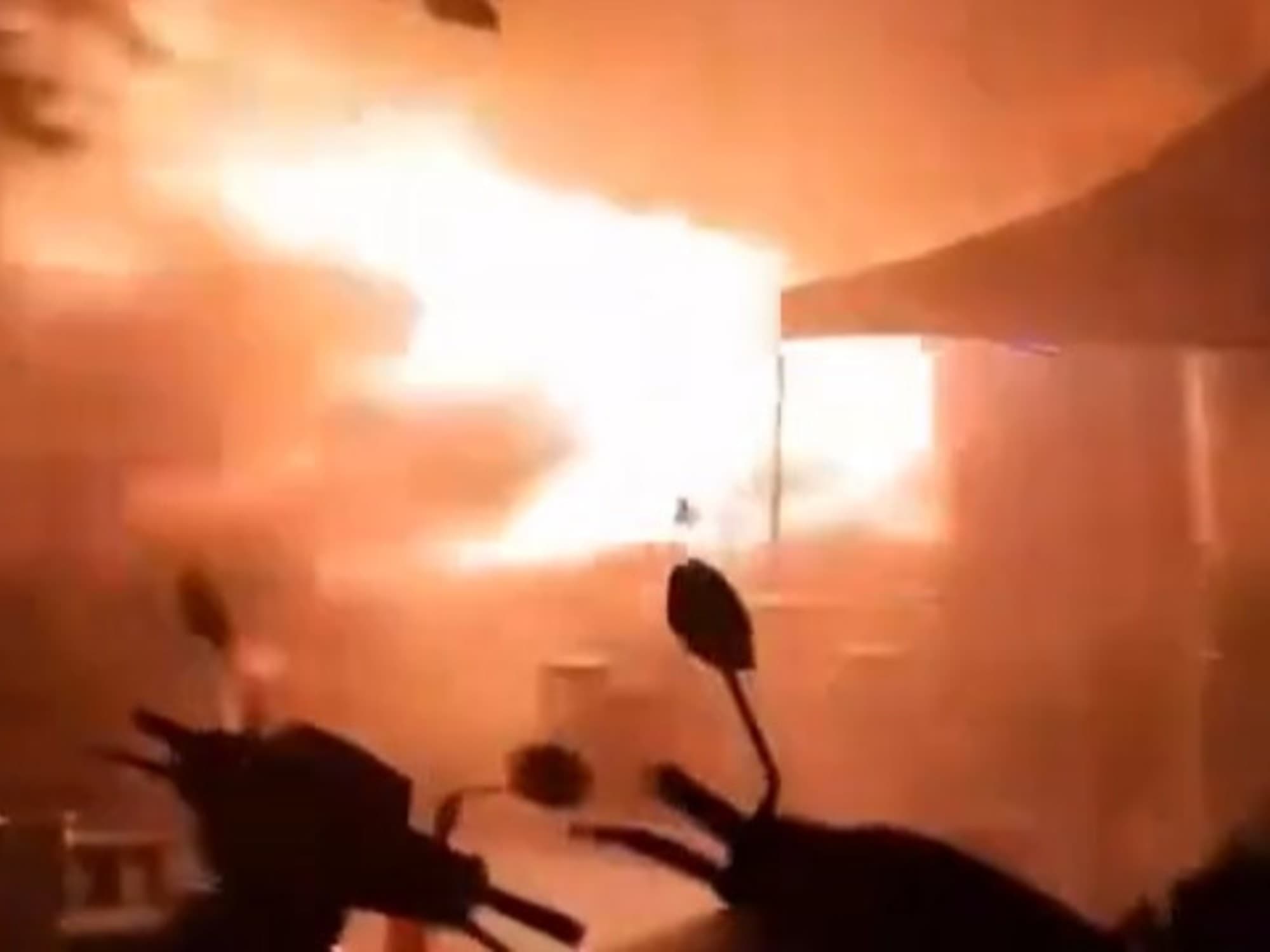 Tragedia en Bangkok: un devastador incendio en un bar dejó 27 muertos