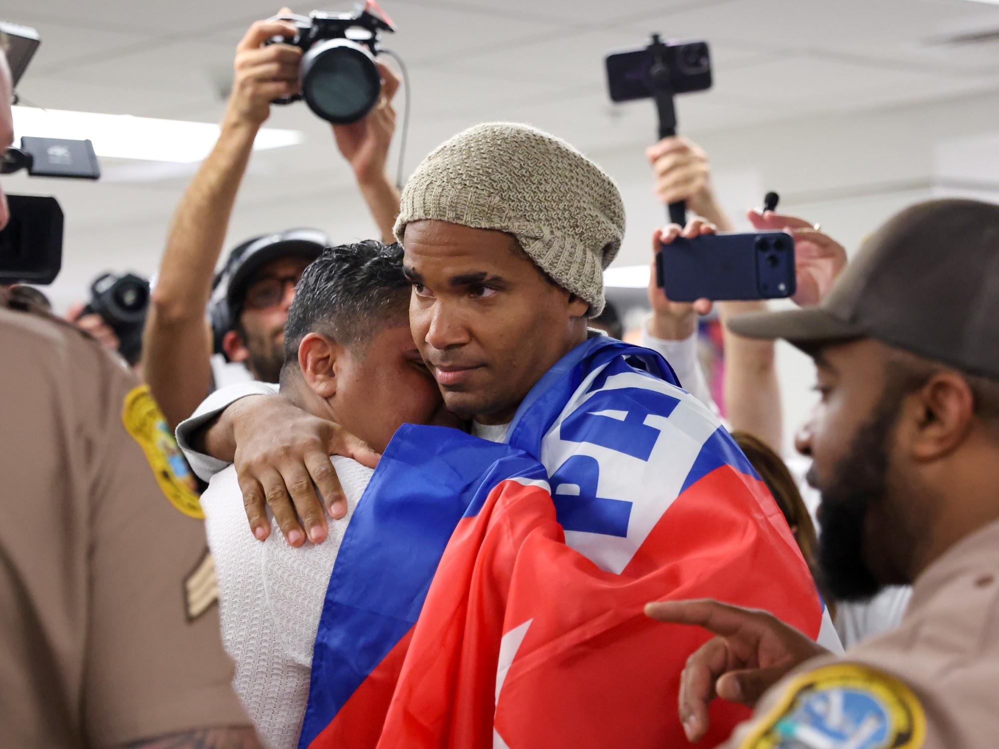 Luis Otero Alcántara: el artista cubano ya está en Miami tras 5 años preso
