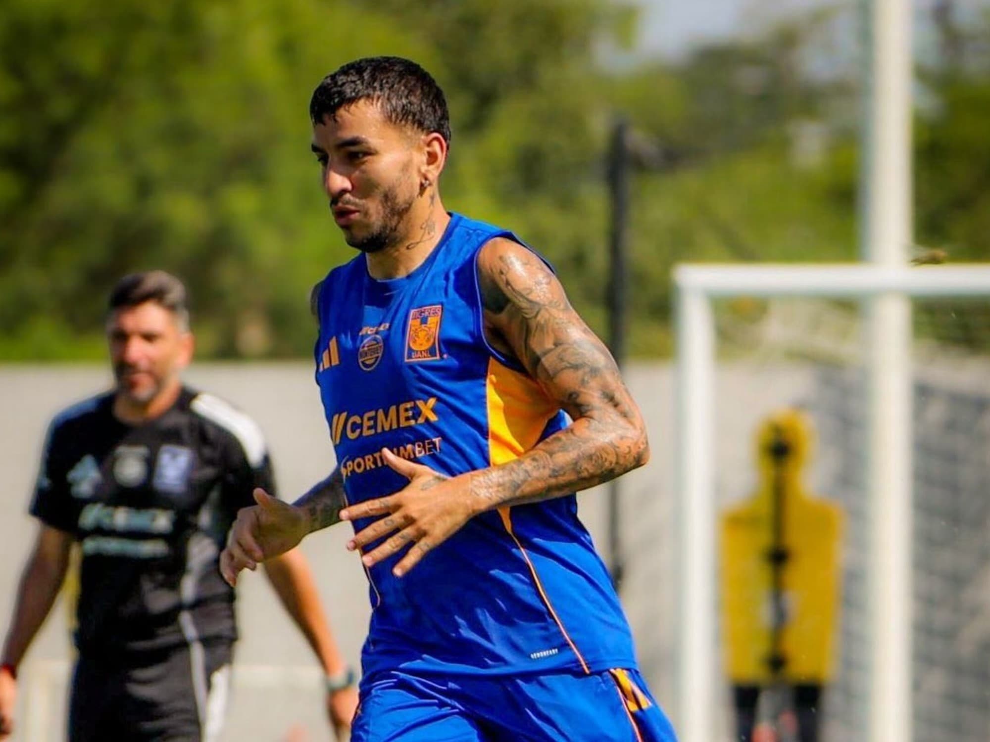 River se ilusiona: un guiño contractual destrabaría la llegada de Ángel Correa