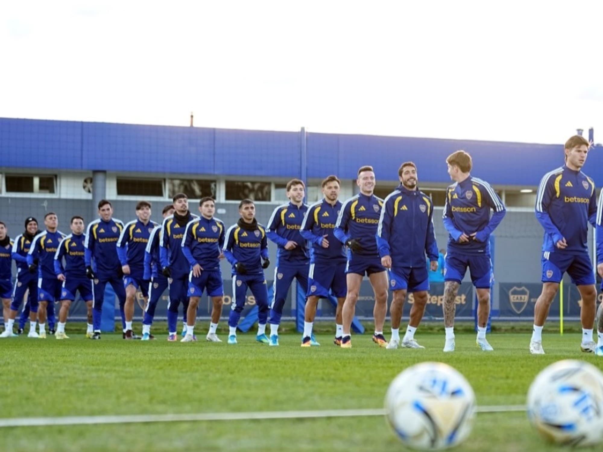 Boca define el equipo para el debut de Arruabarrena en una jornada clave
