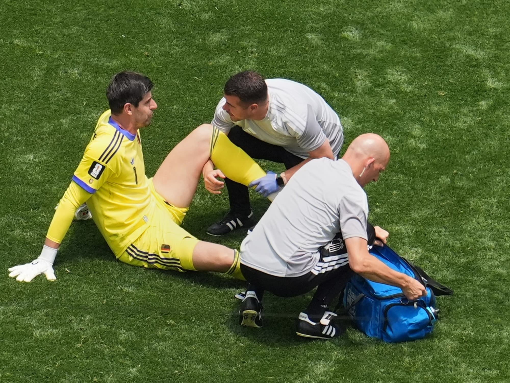 Alarma en Bélgica: Courtois se retiró lesionado y entre lágrimas ante España
