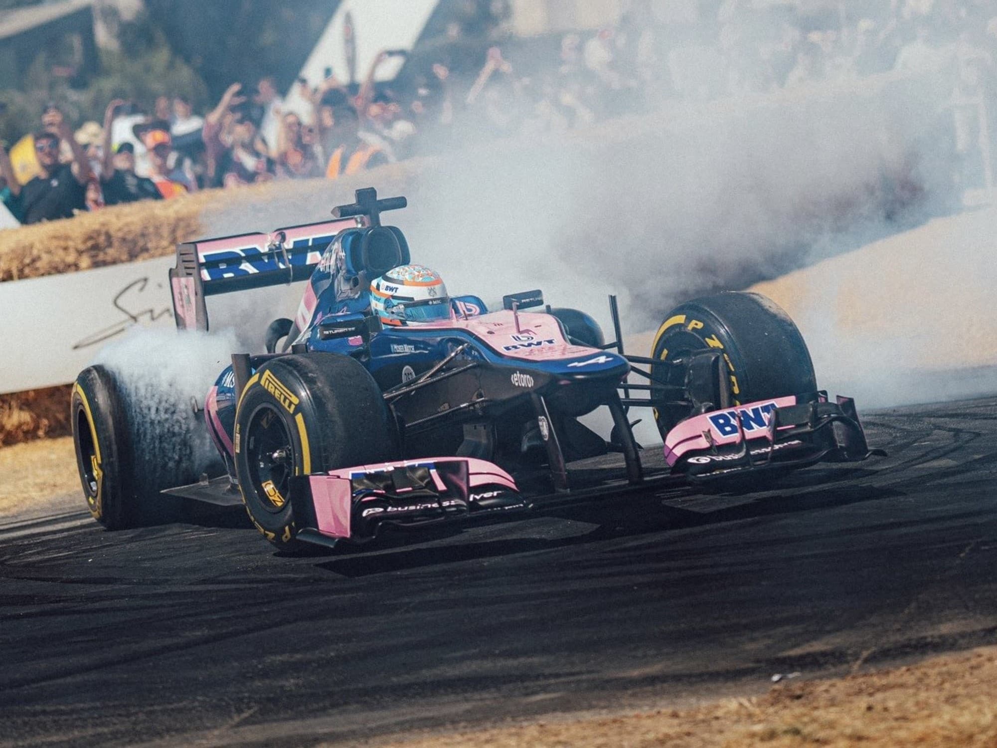 Franco Colapinto revolucionó el Festival de Goodwood con su show sobre la pista