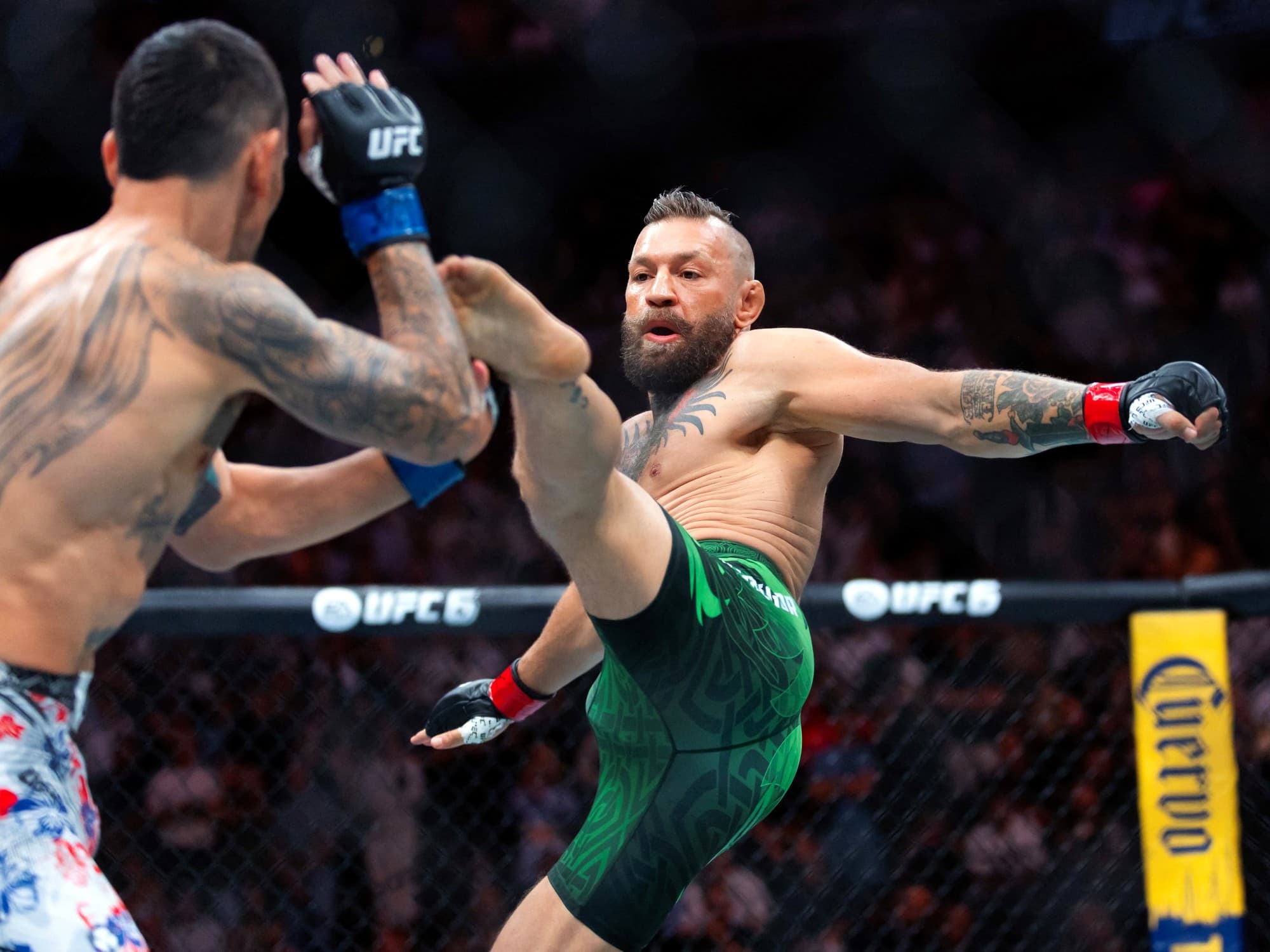 Frustrado regreso: Conor McGregor volvió a la UFC tras cinco años y se lesionó en el primer minuto