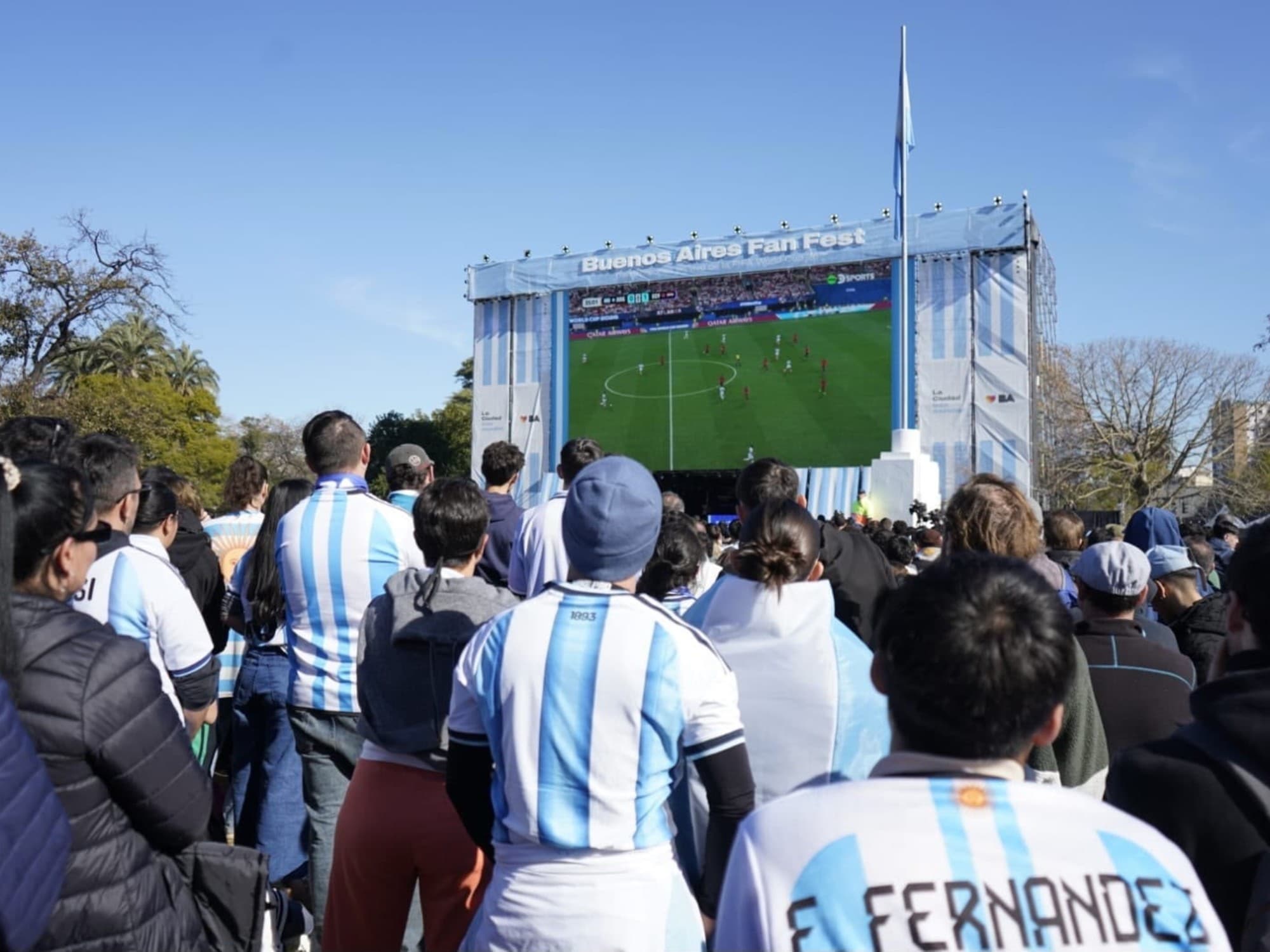 El Mundial se vive en la calle: la Ciudad prepara dos Fan Fest para el cruce de Argentina ante Inglaterra