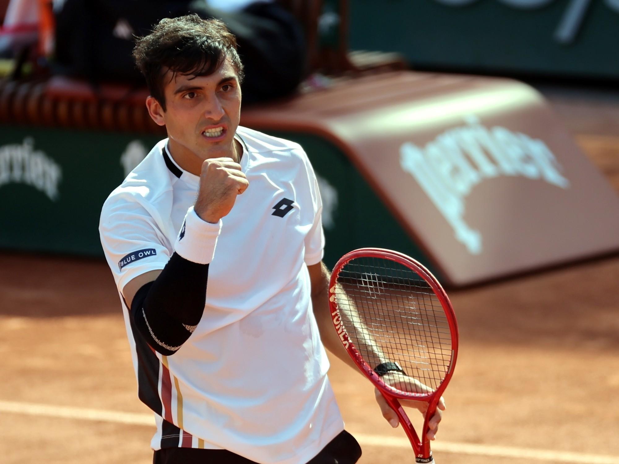 Batacazo de Román Burruchaga en Umag: venció al top 10 Cobolli y se metió en cuartos de final